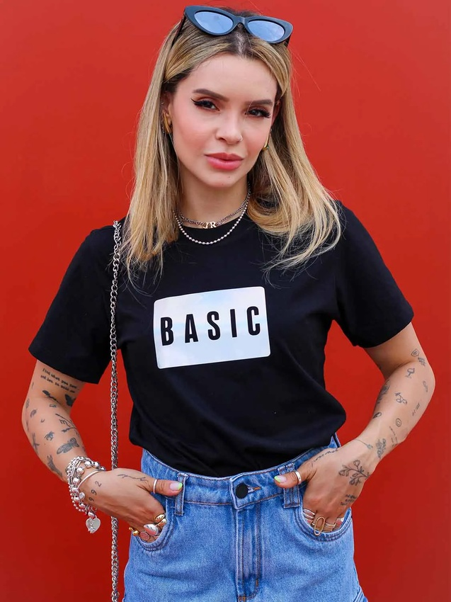 T-shirt holográfica basic - preto